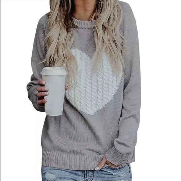 1 Left! Grey Sweater W/ White Cable Knit Heart - Picture 3 of 8